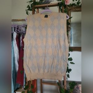 Izod pale yellow argyle sweater vest